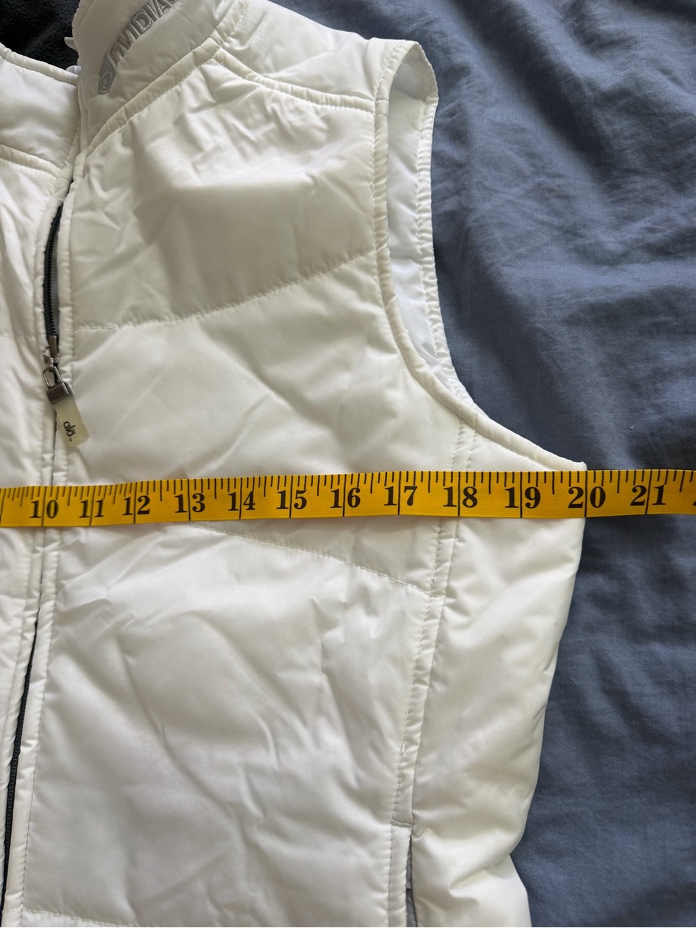 ALO x nvidia rare corporate employee swag White Quilted Sleeveless Puffer Vest - Picture 5 of 9